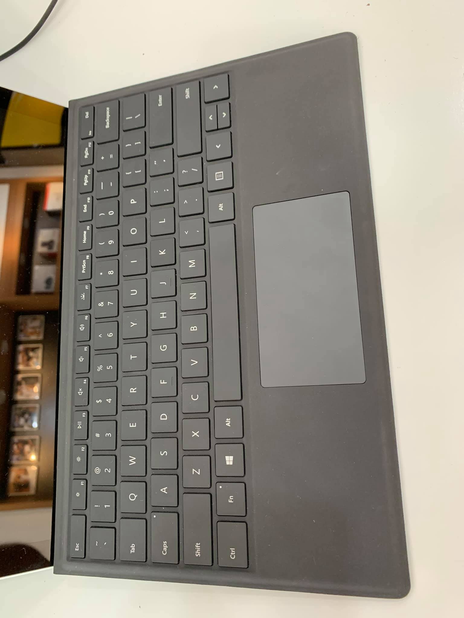 Sửa bàn phím Surface ngừng hoạt động hoặc không thể ghép đôi